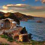 Apartament Lets Holidays In The Center Of Tossa *