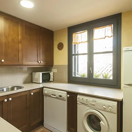 Lets Holidays Nice Apartment In The Center Of Tossa Apartmán