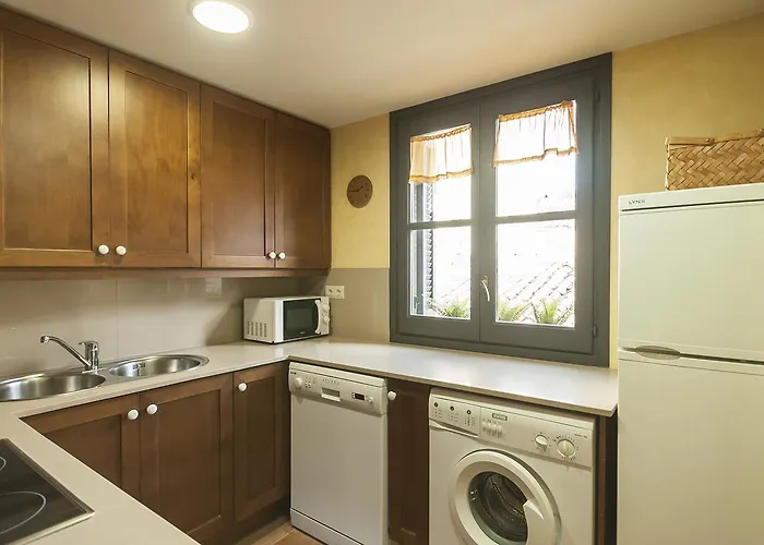 Lets Holidays Nice Apartment In The Center Of Tossa Apartmán